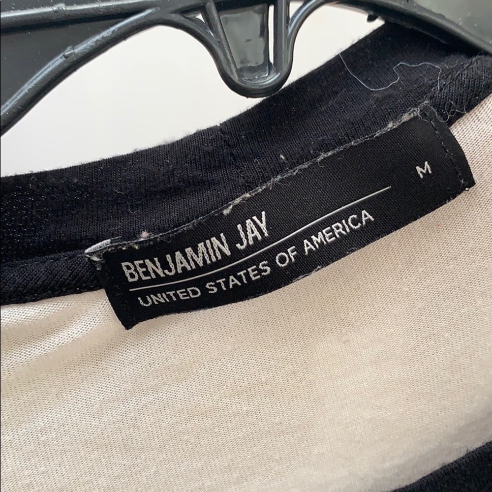 Bloomingdale’s Benjamin Jay Street Baseball Tee - Picture 3 of 3